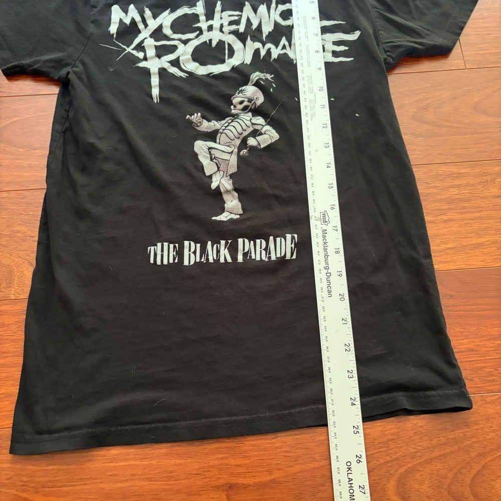 My Chemical Romance Mens Small Black Parade Shirt Vintage 2000s Emo Band Tee MCR - Picture 8 of 9